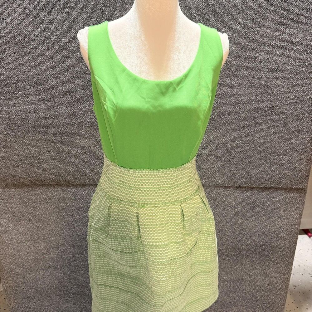 New York & Company Dress Womens Medium Green Fit & Flare Scoop Neck Striped